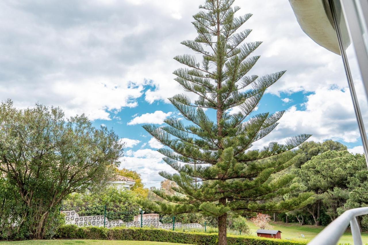Apartamento En Guadalmina Con Vistas Al Golf Marbella Luaran gambar